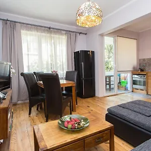 colorful-2bdr-apartment-in-the-city-center.sofiahotelsbg.com/