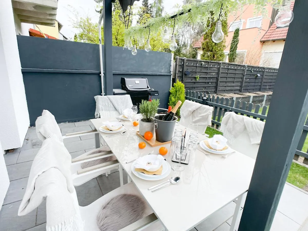 M-Style 01 Apartment Mit Terrasse Und Gasgrill, 24H Self-Check-In, Free Parking, Netflix Norimberga Germania