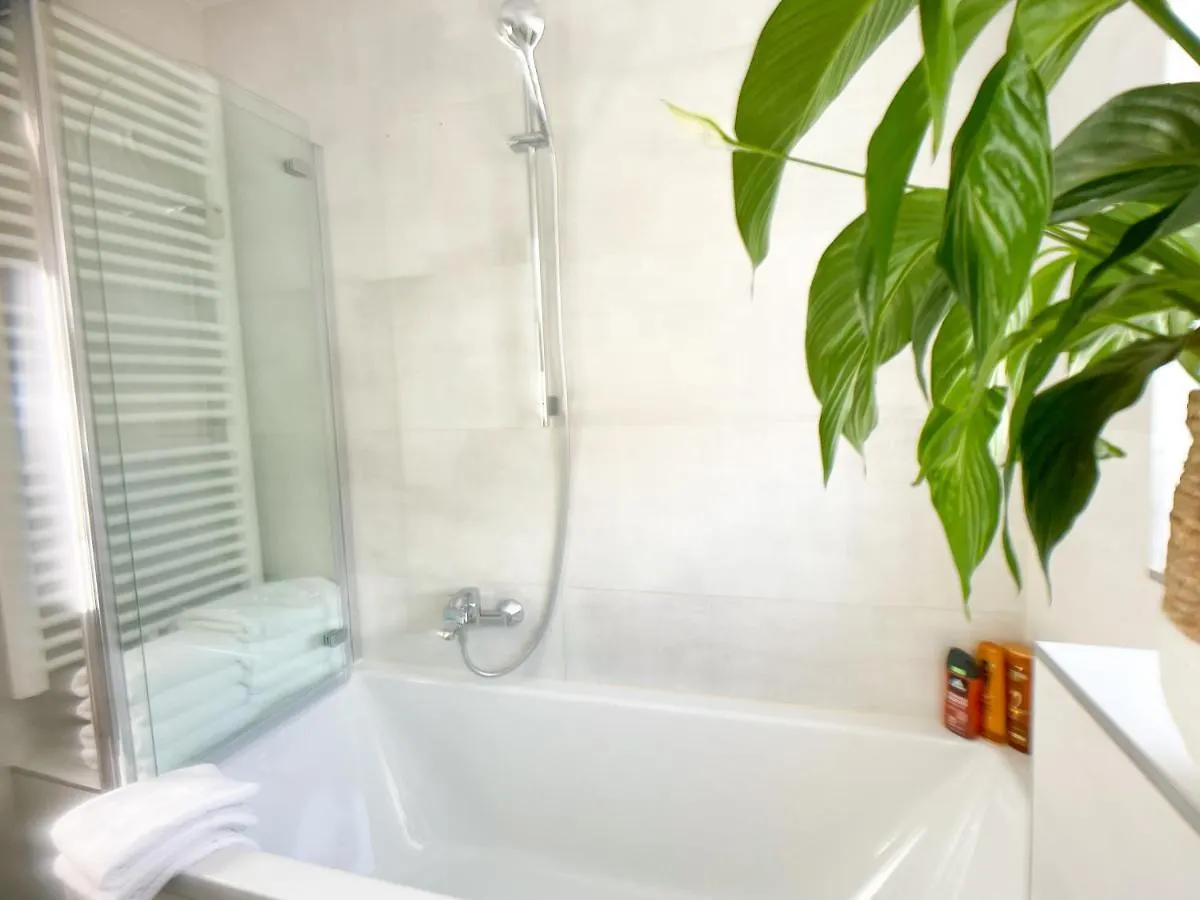 M-Style 01 Apartment Mit Terrasse Und Gasgrill, 24H Self-Check-In, Free Parking, Netflix Norimberga Germania