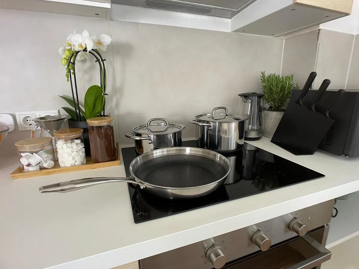 M-Style 01 Apartment Mit Terrasse Und Gasgrill, 24H Self-Check-In, Free Parking, Netflix Norimberga